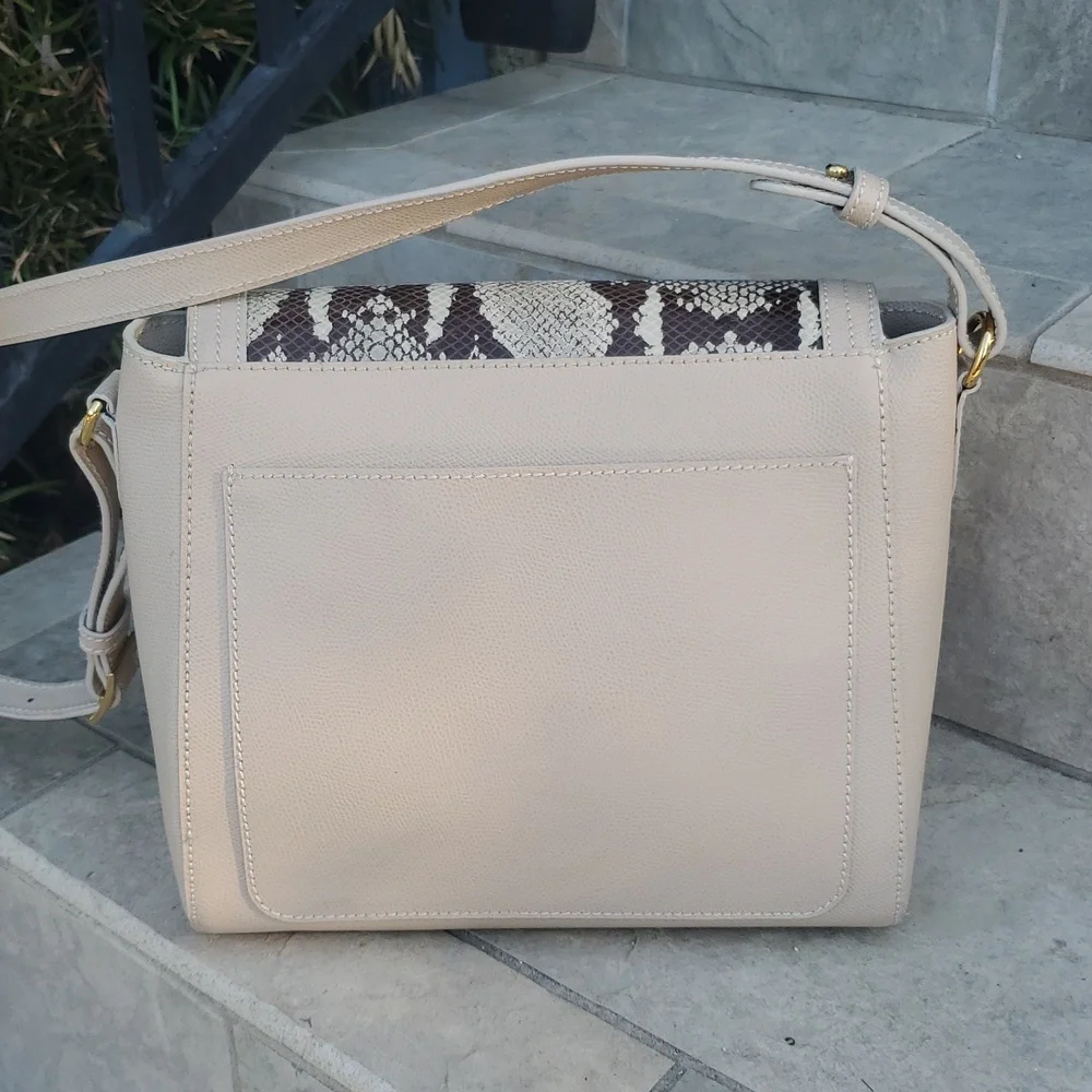 Like NEW Harper Lawrencr python print Shoulder bag